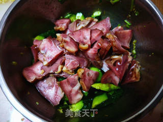黄瓜拌猪头肉的做法步骤:6