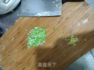 圆白菜韭菜鸡蛋素包子的做法步骤:3