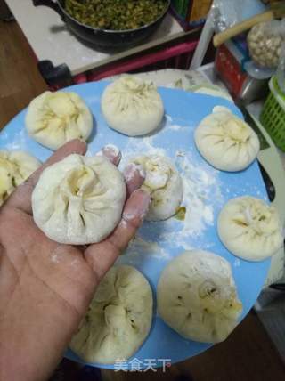 圆白菜韭菜鸡蛋素包子的做法步骤:13