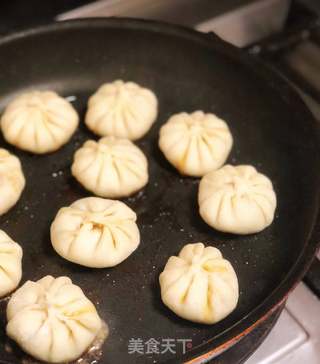 鲜肉生煎包的做法步骤:18