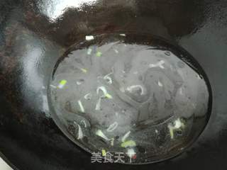 荸荠肉丸菠菜汤的做法步骤:16