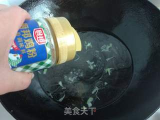 荸荠肉丸菠菜汤的做法步骤:17