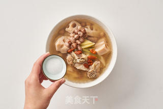 莲藕花生猪骨汤的做法步骤:6