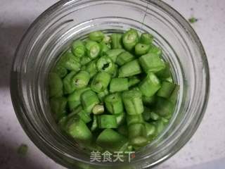酸豆角炒肉末(附酸豆角快速的做法)的做法步骤:5