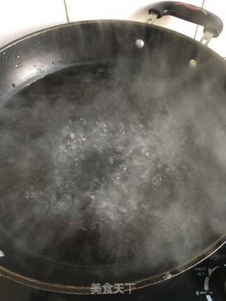槐花肉包的做法步骤:2