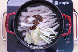 香辣啤酒鸡爪丨激爽夏日的下酒菜,香辣可口的做法步骤:4