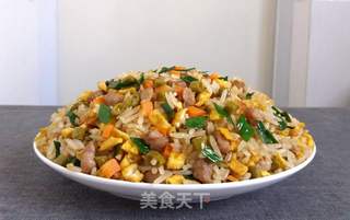 酸豆角鸡蛋肉丁炒饭的做法步骤:10