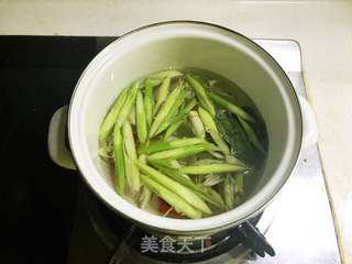 正宗泰式冬阴功汤的做法步骤:4