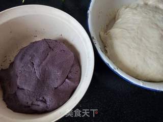 黑米面双色馒头的做法步骤:2