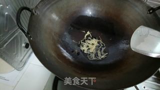 紅曲粉肉碎香炒飯的做法步骤：2