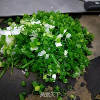 胡萝卜鲜肉馄饨的做法步骤:2