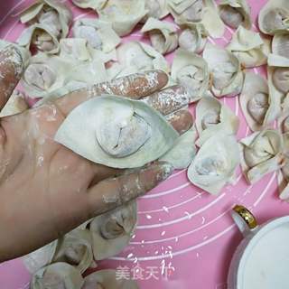 胡萝卜鲜肉馄饨的做法步骤:10