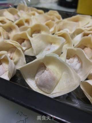 胡萝卜鲜肉馄饨的做法步骤:11