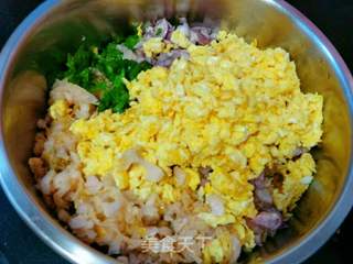 酸菜鸡蛋馅蒸饺的做法步骤:3