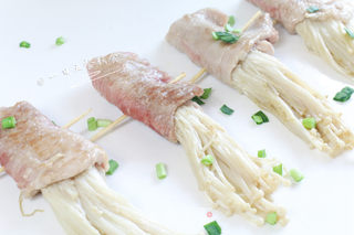里脊肉金针菇卷的做法步骤:9