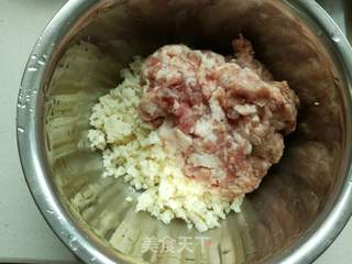 荸荠肉蒸饺的做法步骤:4