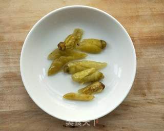 香辣酸爽鸡心炒芋荷的做法步骤:5