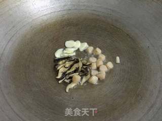 红烧鲨鱼皮的做法步骤:3