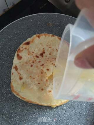 鸡蛋灌饼的做法步骤:9
