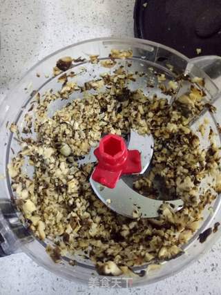 香菇大葱猪肉馅饺子的做法步骤:2