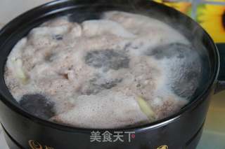 白萝卜大骨汤的做法步骤:2