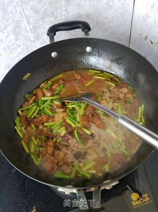 “蒸菜”蒜苔肉卤面的做法步骤:7