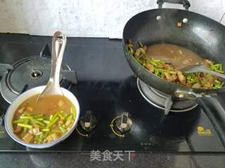 “蒸菜”蒜苔肉卤面的做法步骤：8