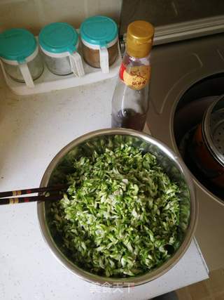 槐花饺子的做法步骤:8