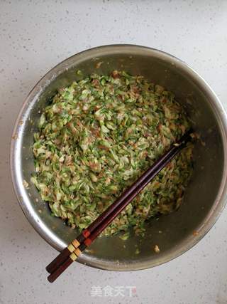 槐花饺子的做法步骤:9
