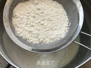 12寸戚风生日蛋糕的做法步骤:3