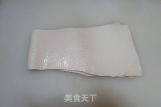 肉皮冻的做法步骤：1