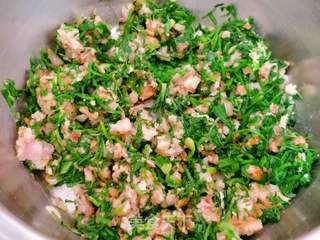 油脂荠菜馅蒸饺的做法步骤:6