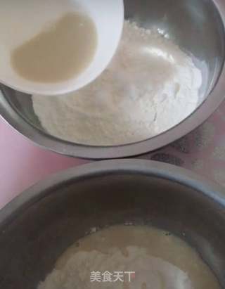 小猪豆沙包的做法步骤:2