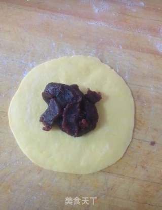小猪豆沙包的做法步骤:8