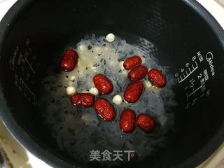 【夏日饮品】银耳红枣莲子羹的做法步骤：4