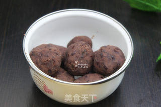 红豆香甜煎包的做法步骤:2