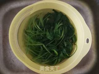 炝汁菠菜的做法步骤：3