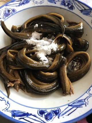 软兜长鱼的做法步骤:3