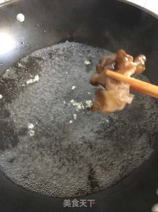 红油手擀菠菜面的做法步骤：7