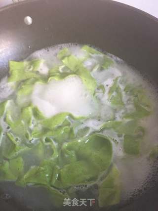 红油手擀菠菜面的做法步骤：9
