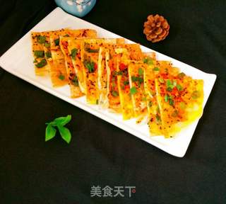 鸡蛋酱香饼的做法步骤:2