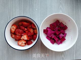 渐变色果汁酸奶杯的做法步骤:2