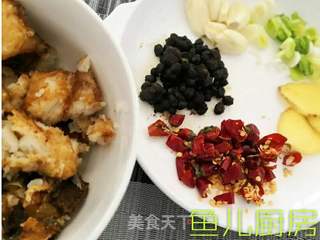 香蒸豆豉鱼背──“鱼儿厨房”私房菜的做法步骤:3