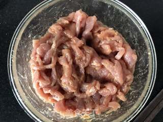 鱼香肉丝的做法步骤：2