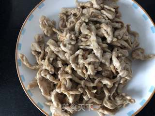 鱼香肉丝的做法步骤：5
