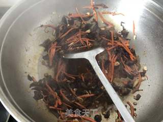 鱼香肉丝的做法步骤：8