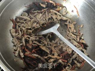 鱼香肉丝的做法步骤：9