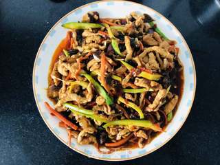 鱼香肉丝的做法步骤：11