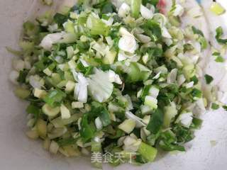 山芹菜包子的做法步骤:3