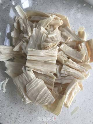 凉拌腐竹的做法步骤:2